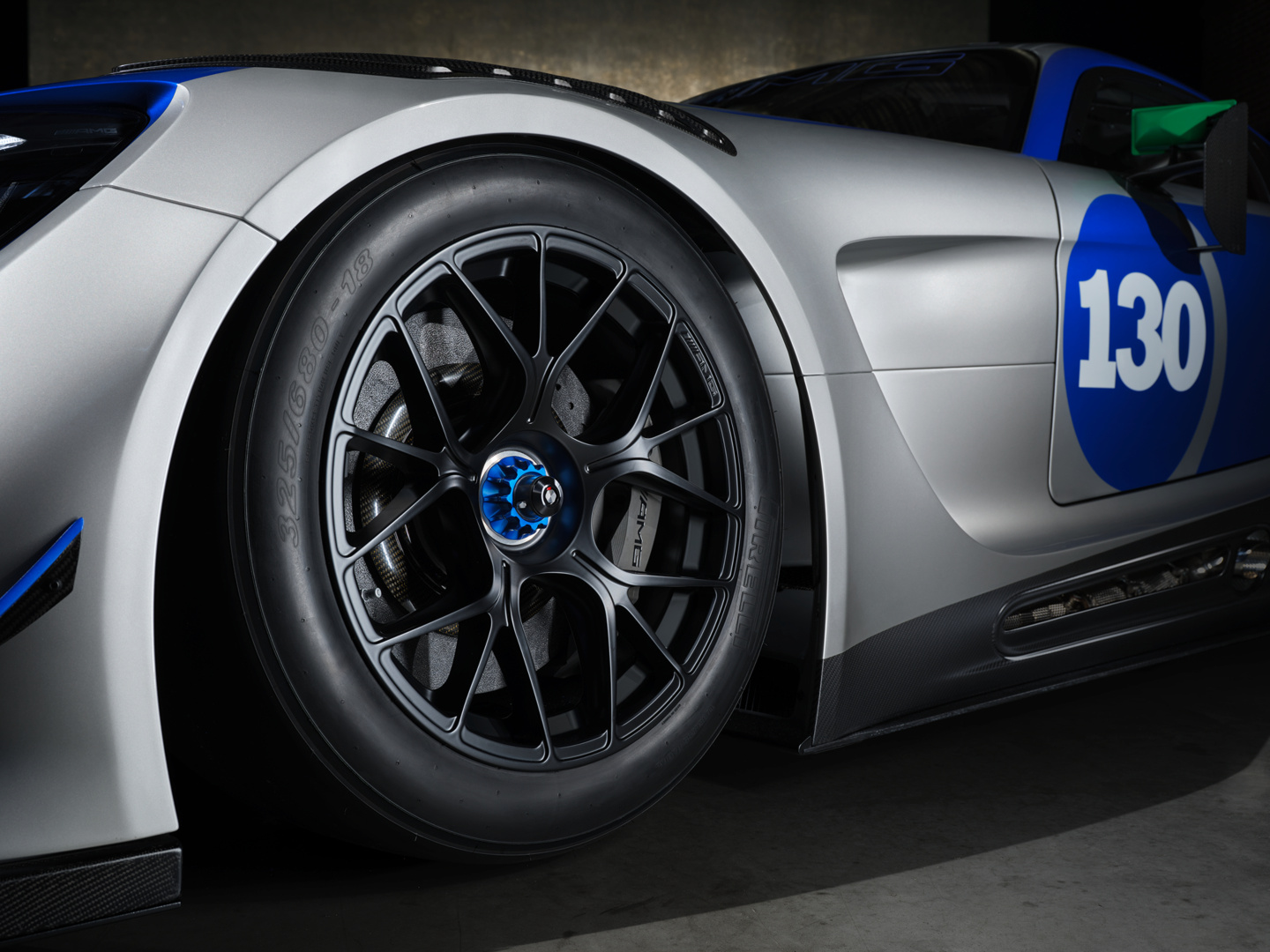 SMALL_2024_AMGGT3130Y_image_wheel_5_4